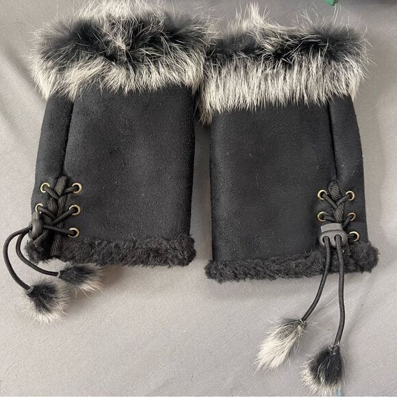 Open Finger Wrist Warm Gloves Black Pom Pom Winter One Size - Picture 4 of 5